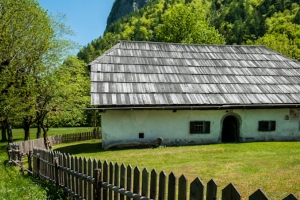 Bi še znali živeti, kot so živeli pred 100 in več leti?